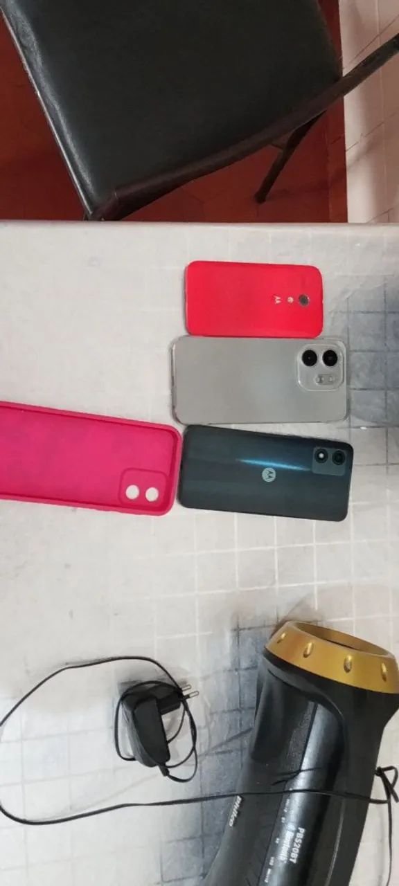 Lote: 2 celulares com tela quebrada, 1 não testado + teclado, mouse e 2 fones funcionando! - Foto 2