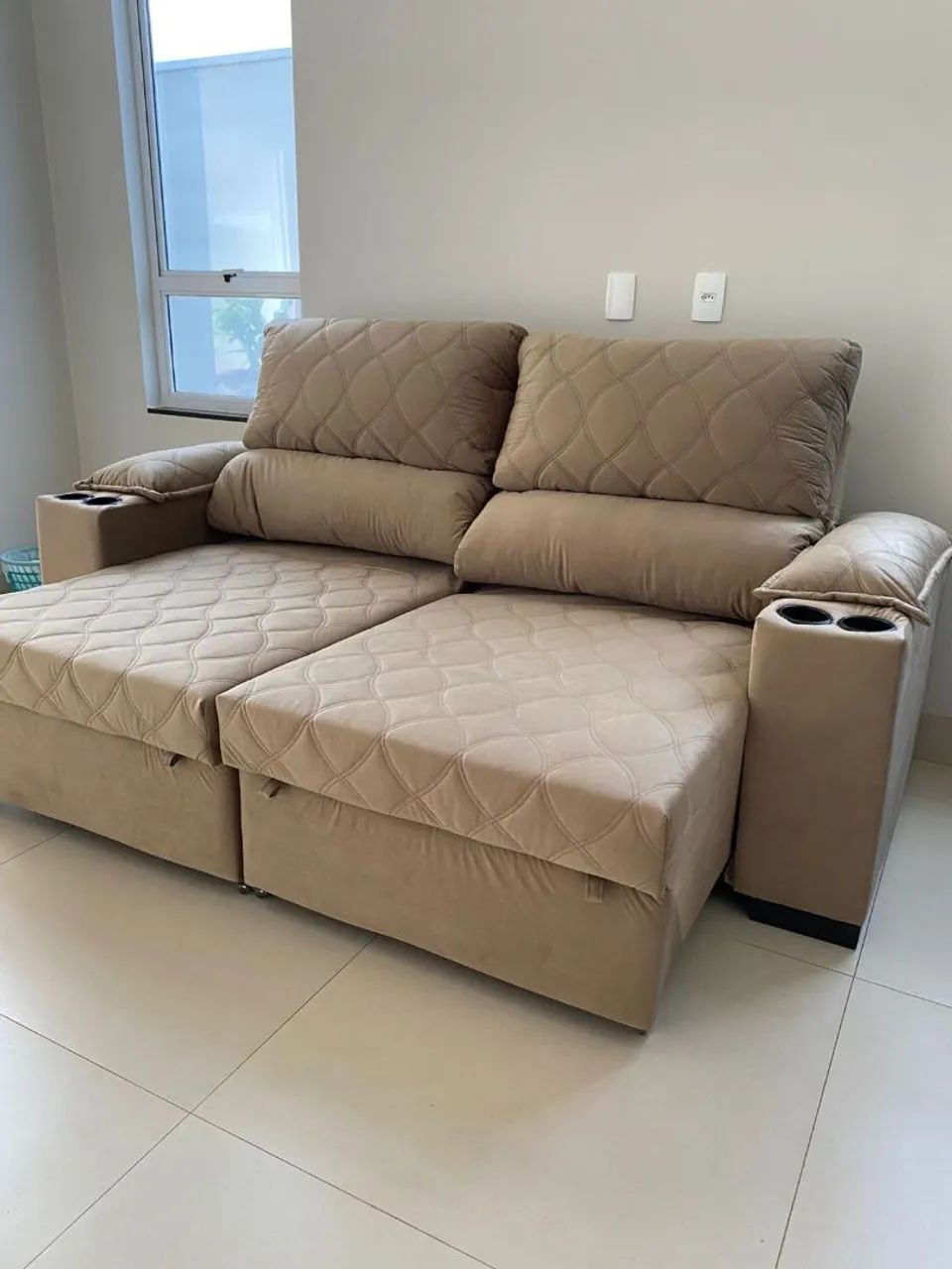 ? Sofá retrátil reclinável 