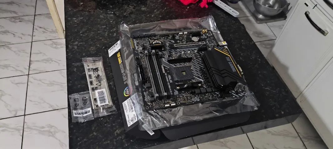 Placa mãe Asus TUF Gaming A520M PLUS II + Nf