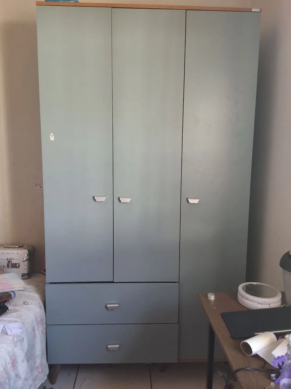 Gurda roupa pequeno cor: Azul