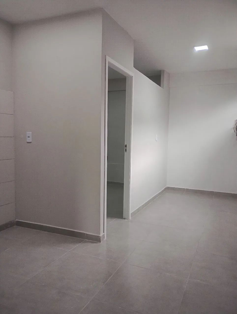 Kit Net/ Casa 1 Quarto  em Laranjeiras Próxima Av Central Serra  - Foto 4