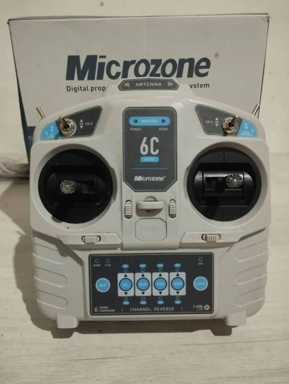 Rádio Controle Microzone 6 canais