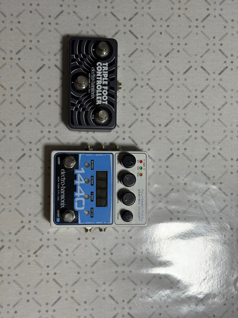 Electro-Harmonix 1440 Stereo Looper + Triple Foot Controller - Foto 2