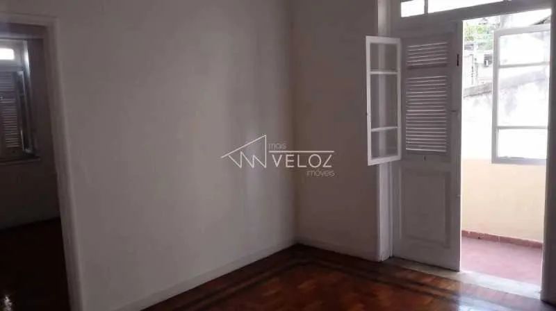 Apartamento : / Residencial / Catete 1