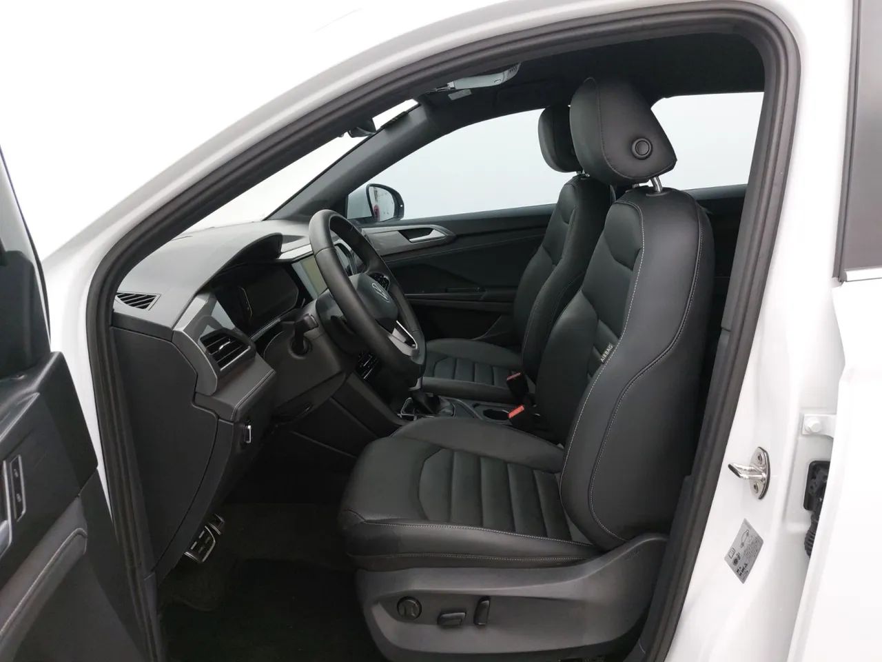 Volkswagen Taos Highline 1.4 250 TSI Flex Aut., foto 16 de 18