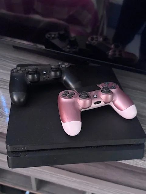 PS4 SLIM 1TB