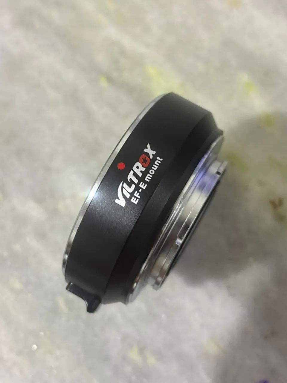 adaptador é um Viltrox EF-E Mount - Sony