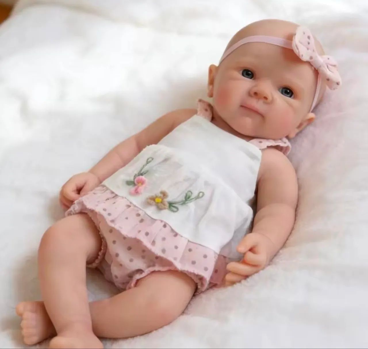 Bebê Reborn de Silicone Sólido 32cm Menina - Foto 2