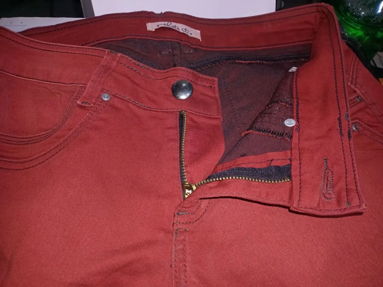 Calça  ocre camuflada com preto