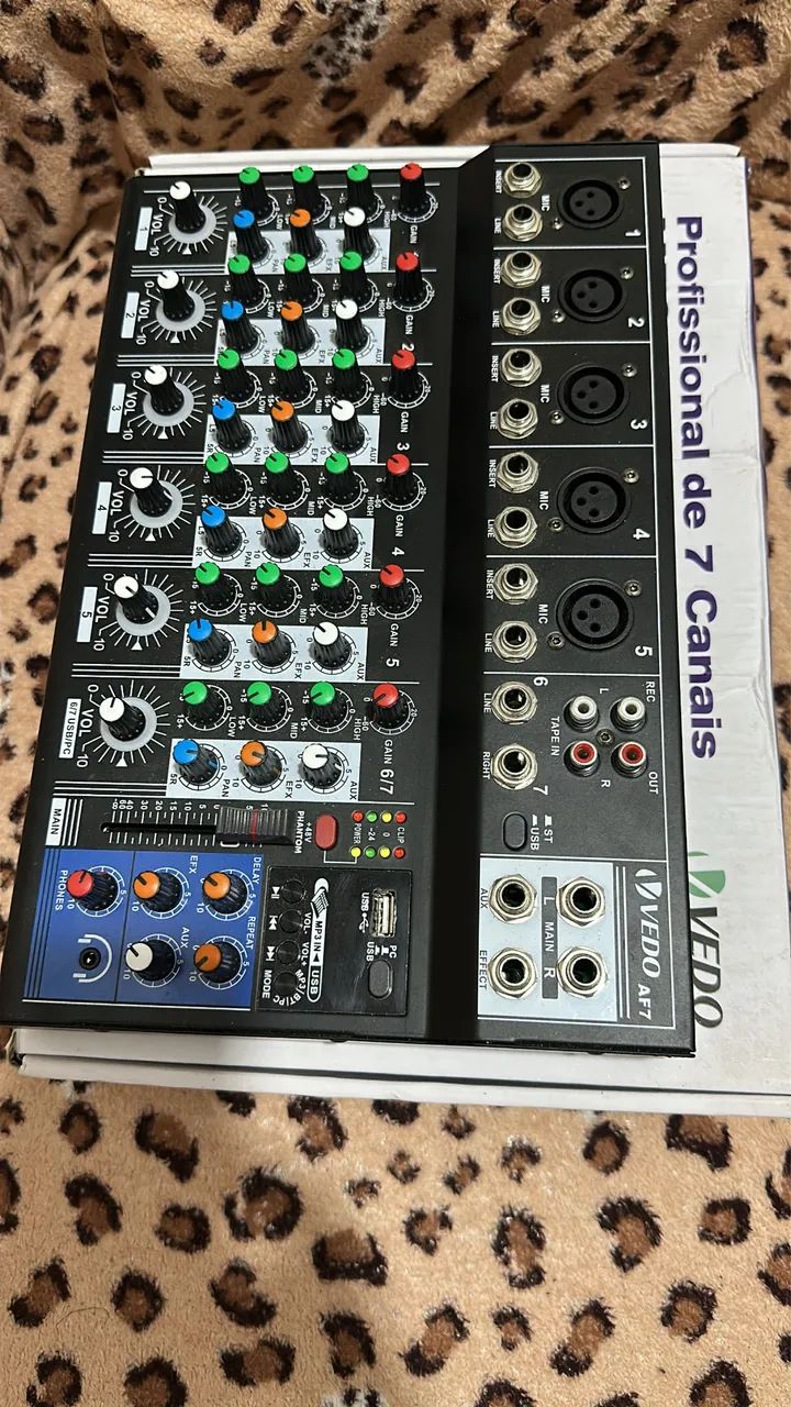Mesa de som 7 canais com entrada USB E Bluetooth 