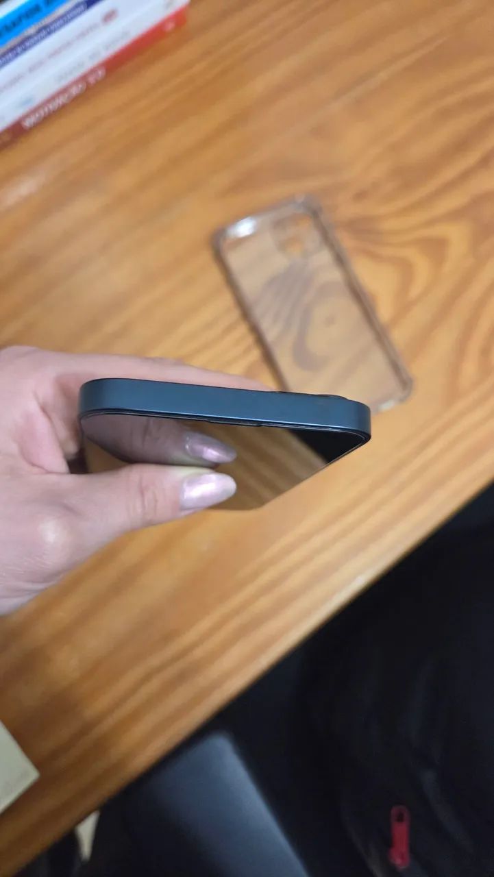 Vendo iPhone 13 128G perfeito estado - Foto 5