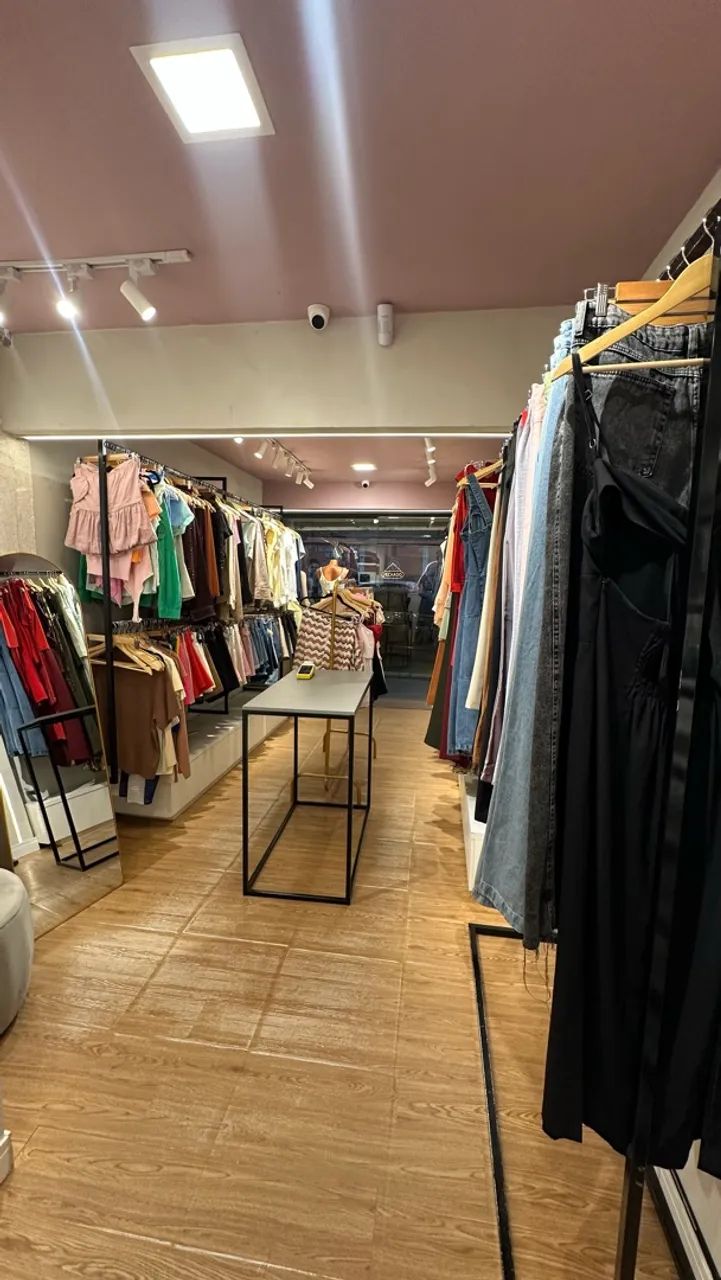 REPASSE LOJA DE ROUPAS COMPLETA + ESTOQUE R$20 MIL - PRONTA P/ TRABALHAR - Foto 3