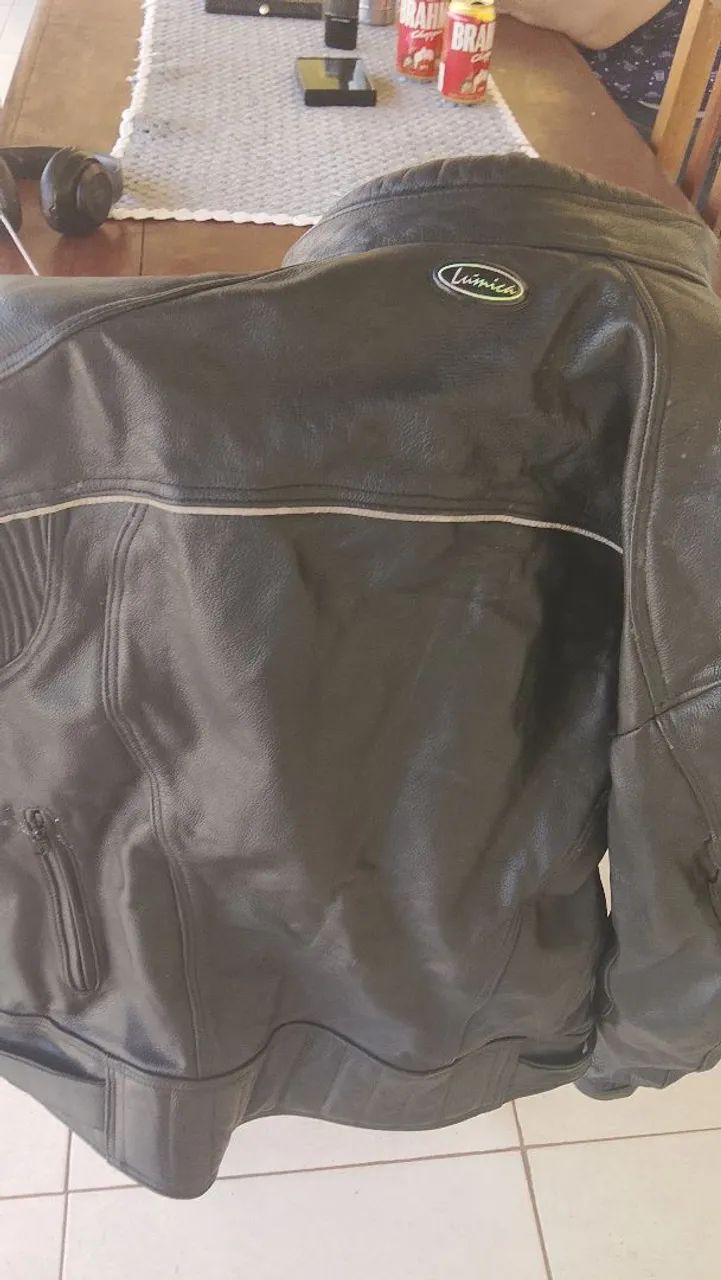 Vendo jaqueta de couro em ótimo estado 