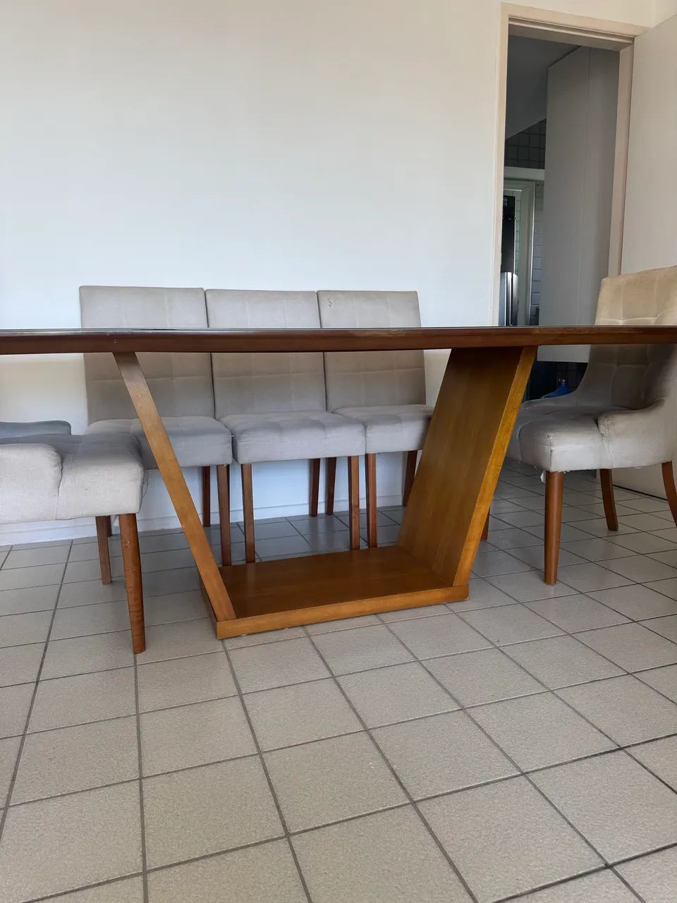 Jogo de Mesa de Jantar 2,00 x 1,00 com 8 Cadeiras - Foto 2