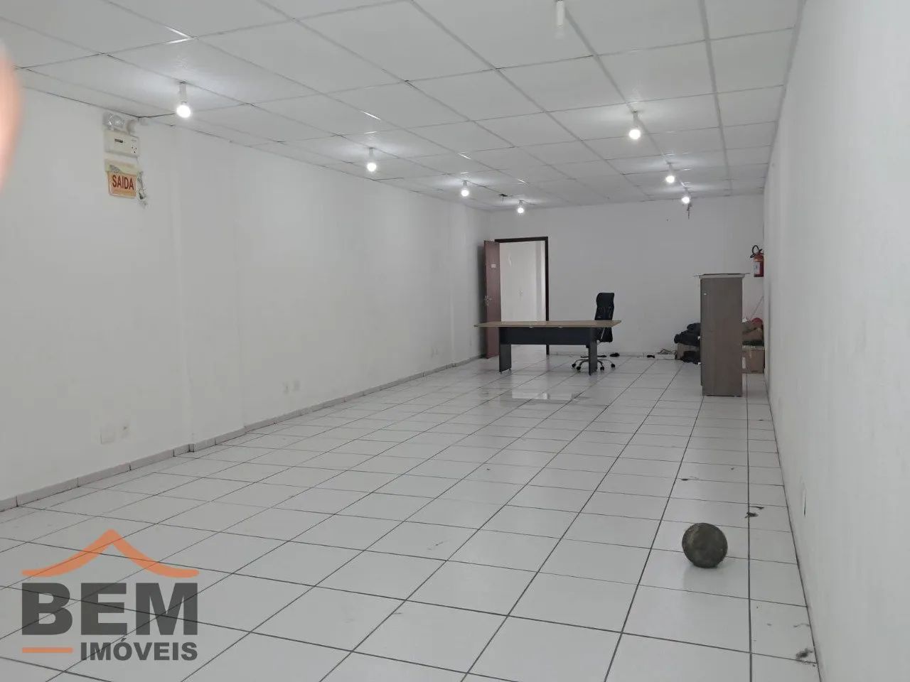 Sala comercial para locação no Centro de Navegantes - Foto 3