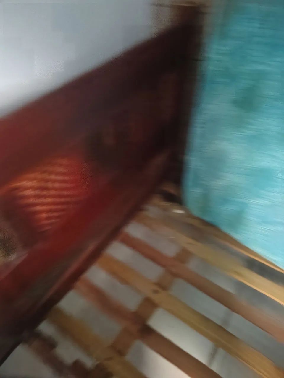 Cama de solteiro em madeira mogno  - Foto 3