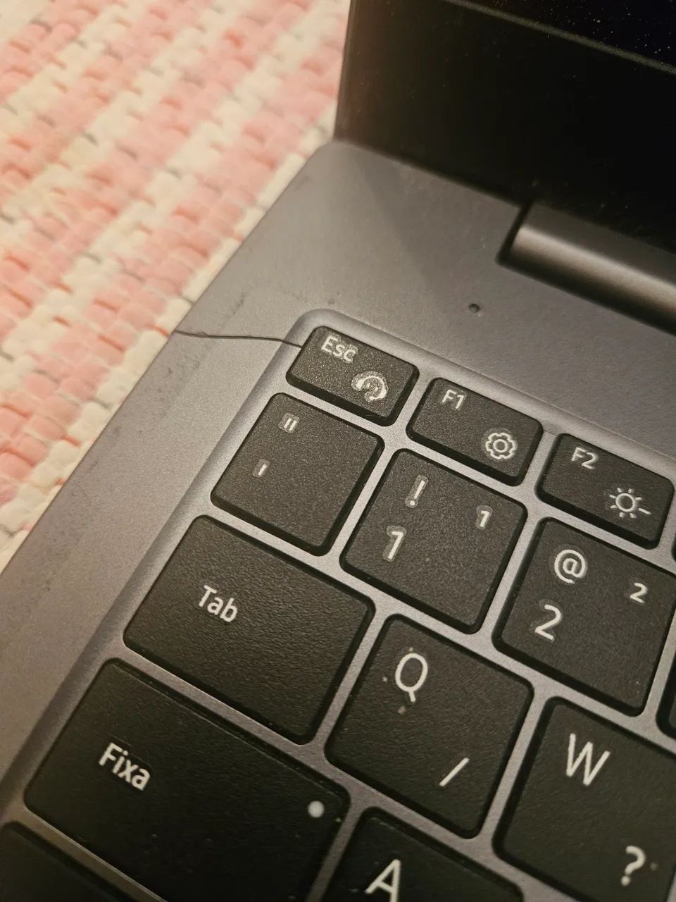 Vendo notbook  sansung  defeito - Foto 4