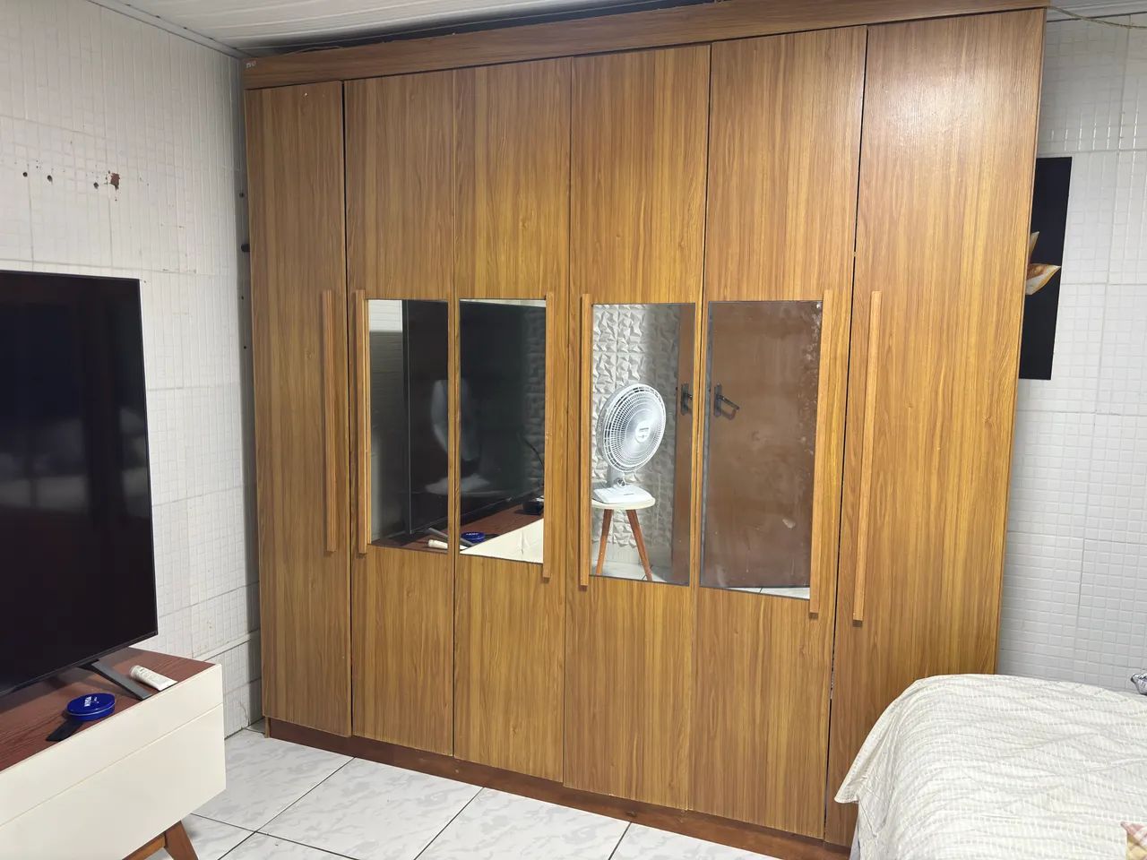 Vendo guarda roupa 6 portas  - Foto 2