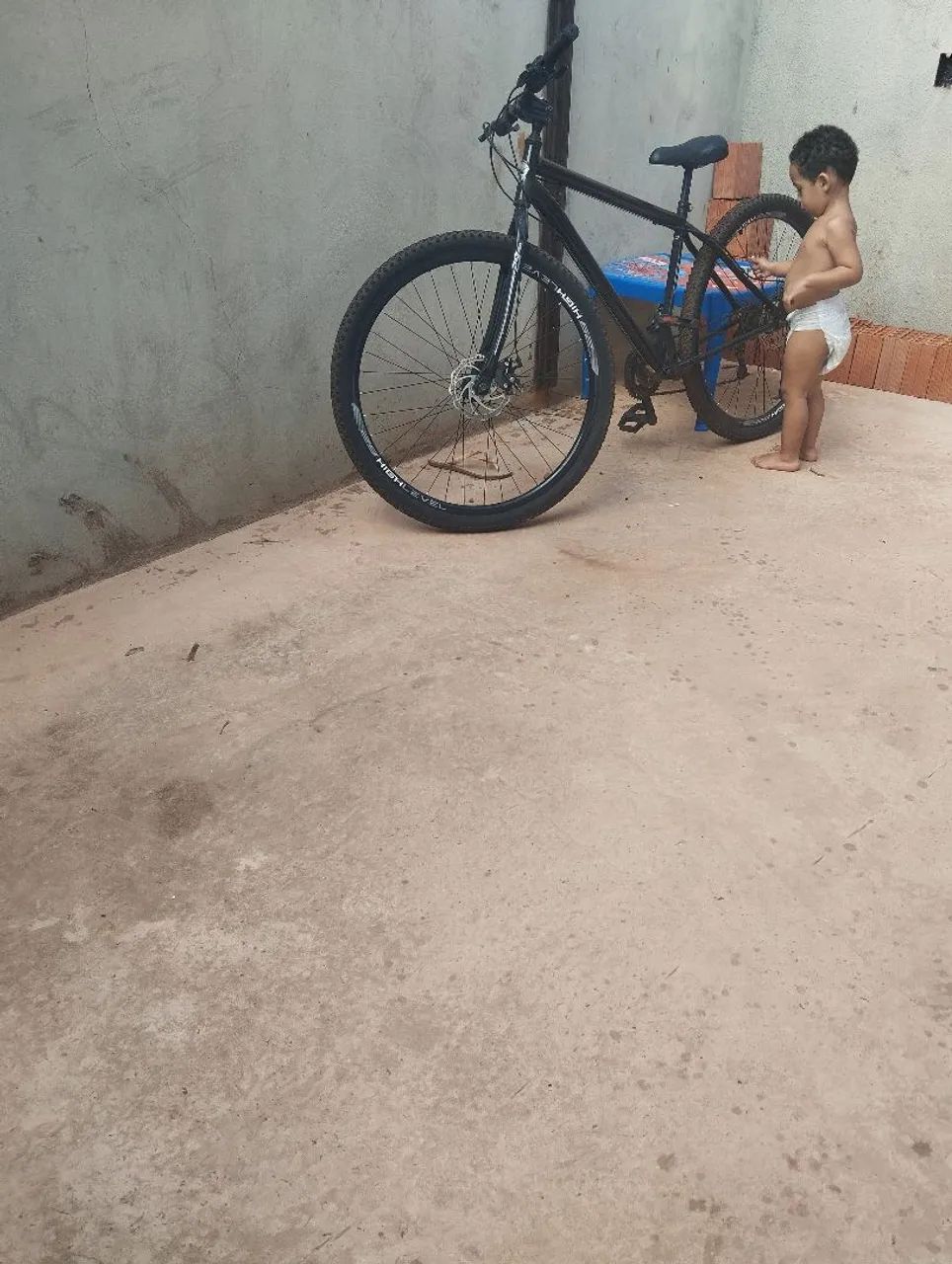 Vende-se uma bicicleta 