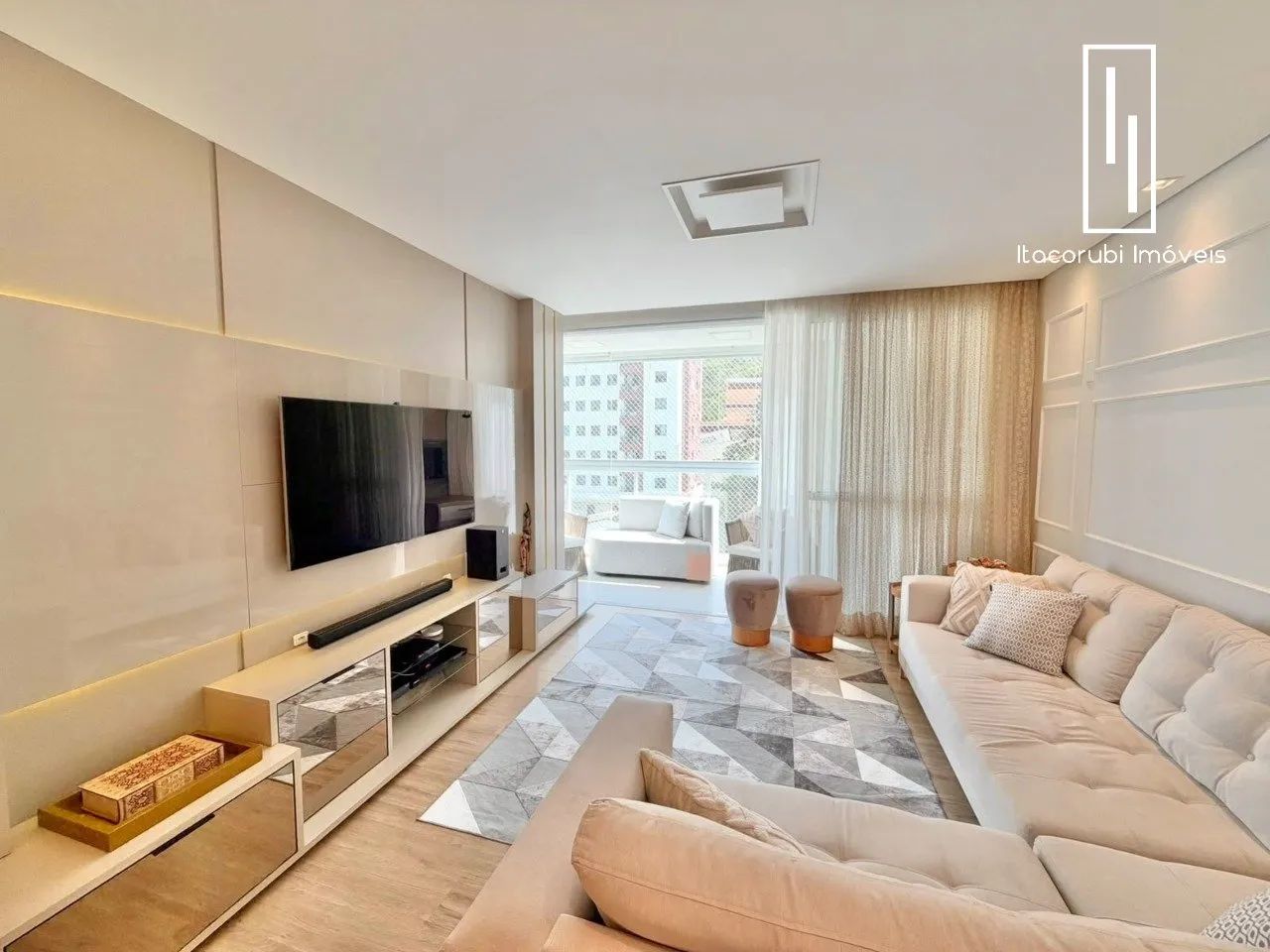 Lindo 3 suítes + lavabo e mobiliado - Cond Clube - Foto 3