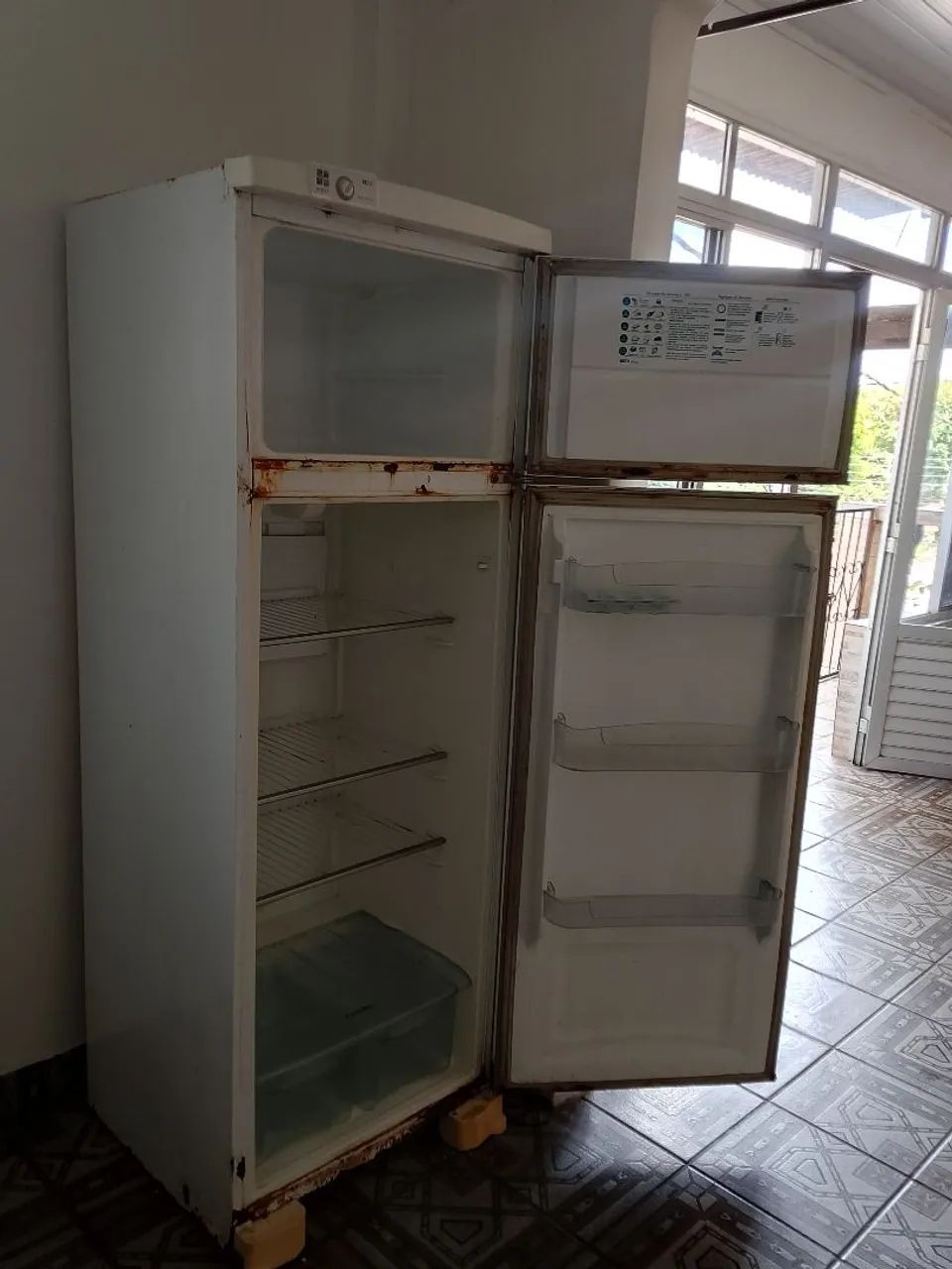 Vende-se uma geladeira  - Foto 2