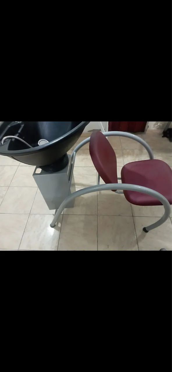 Vendo moveis de salão! 3 cadeiras 2 lavatórios 1 maca  - Foto 2