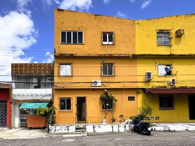 Prédio 3 pavimentos - Cidade Velha