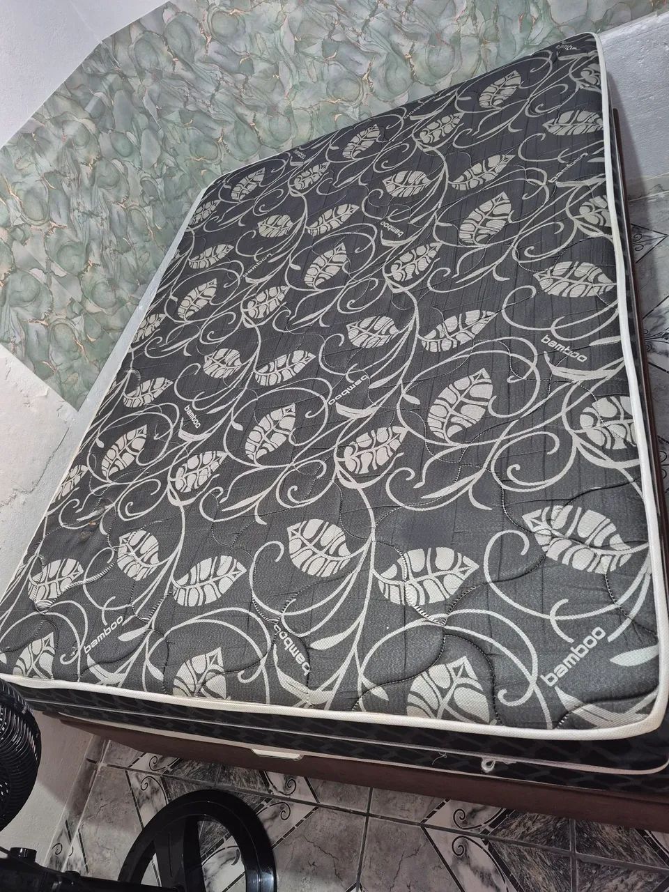 Vende-se cama de casal com base baú ir uma base de solteiro com auxiliar 