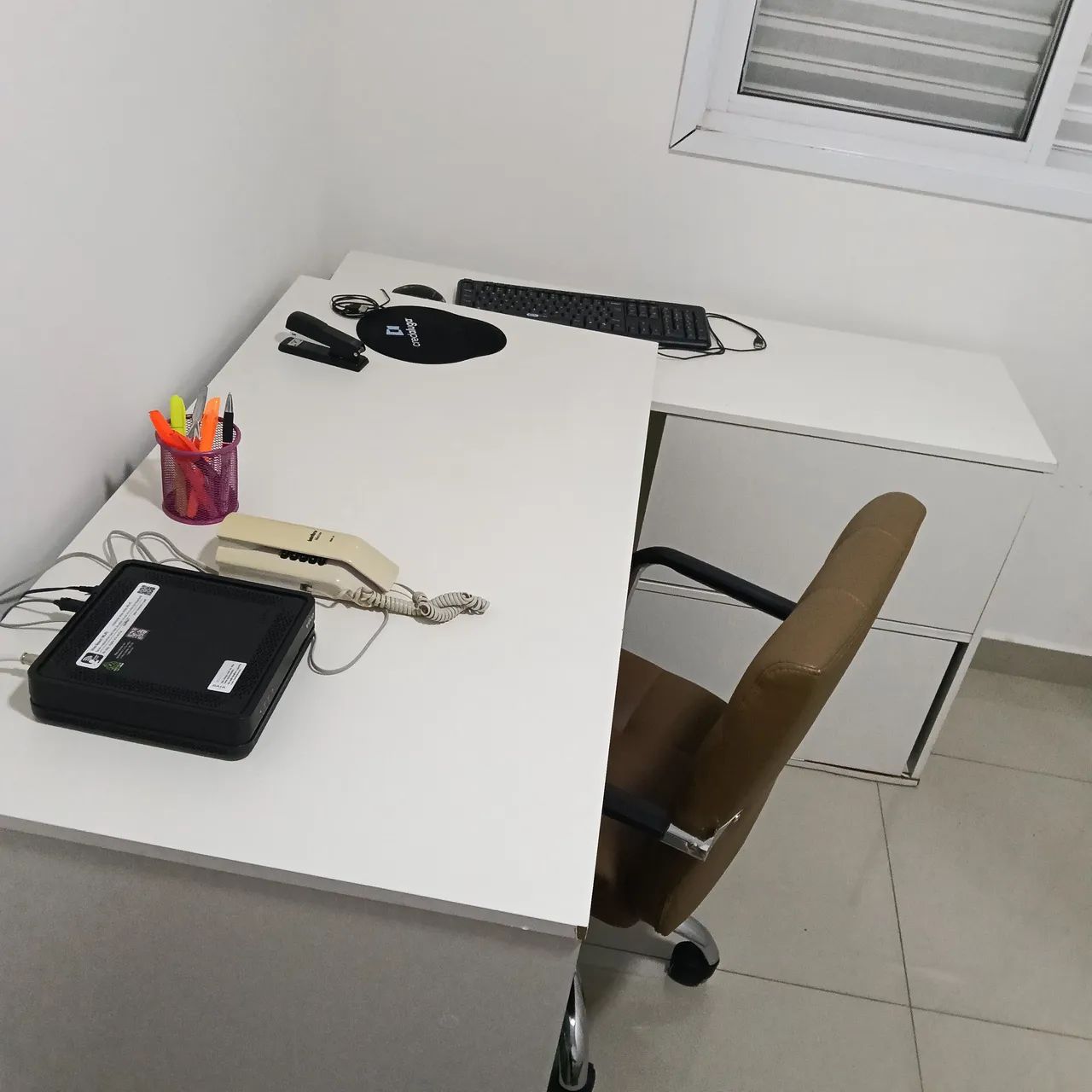 Mesa de escitorio dois módulos + cadeira - Foto 2