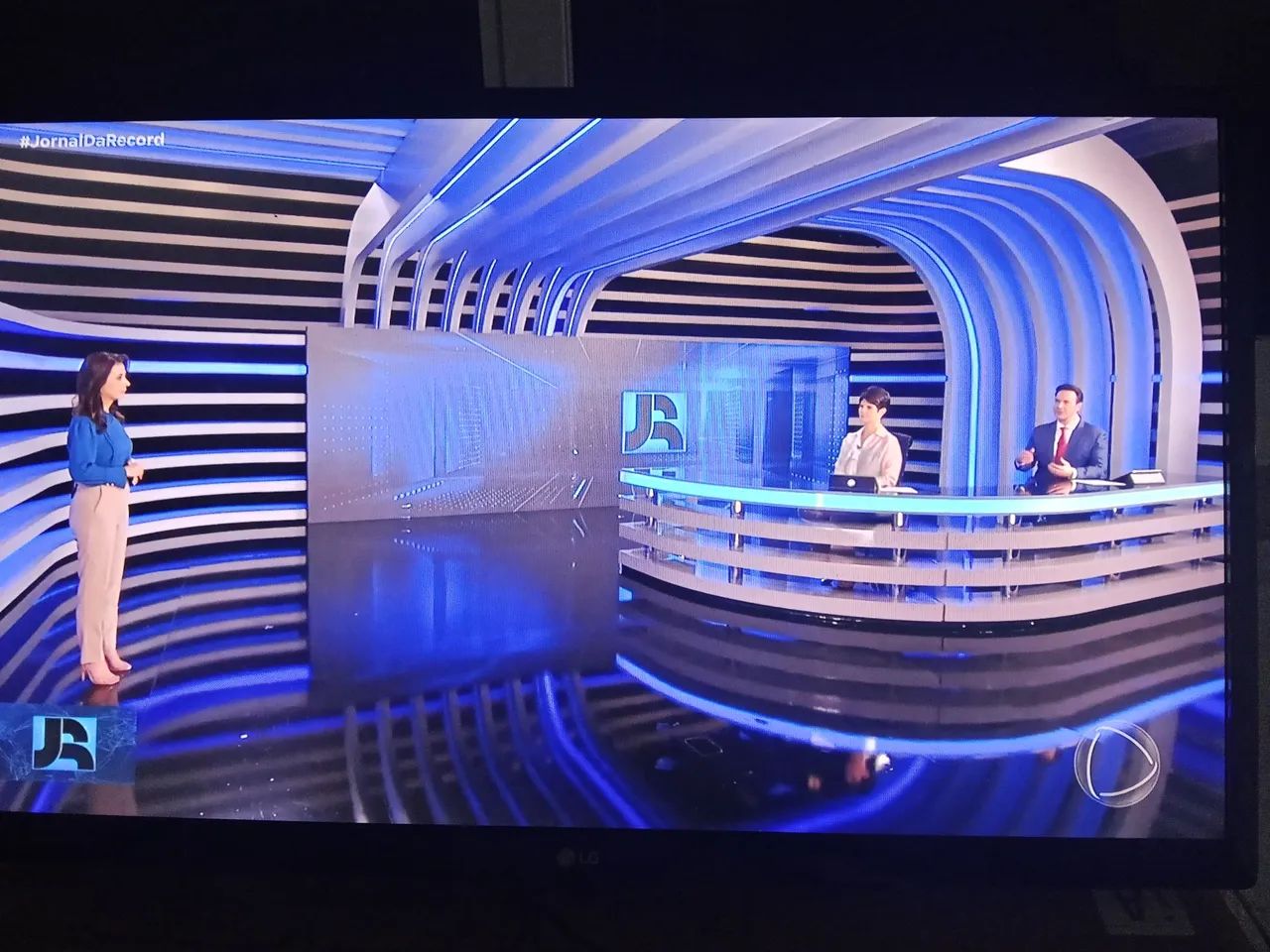 Tv e monitor LG 28 polegadas com conversor integrado 