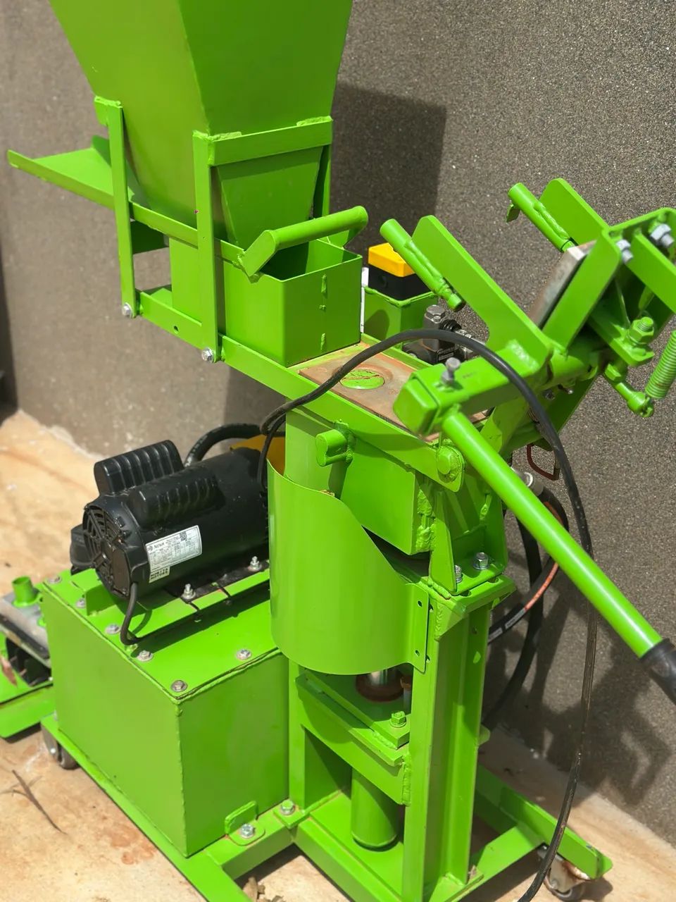 Máquina de fabricar tijolos ecológico - SUPER BARATO - Foto 2