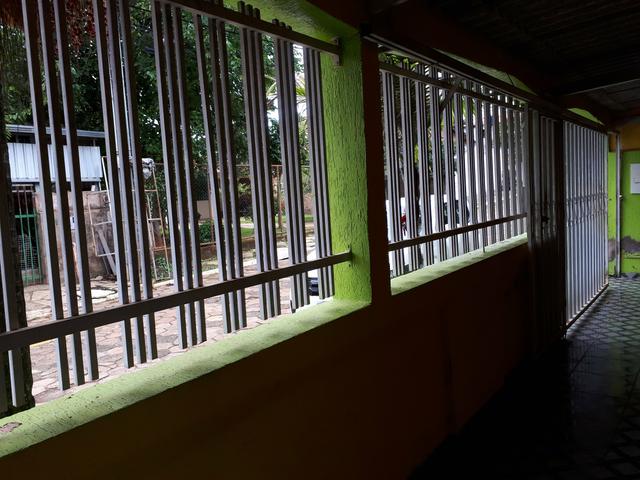 Rua 3 casa 3 quartos churrasqueira condomínio fechado com portaria e - Foto 3