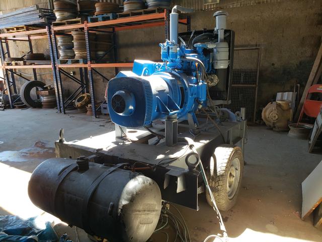 Gerador de 40 KVA com motor Perkins diesel 4 cilindros - Foto 4