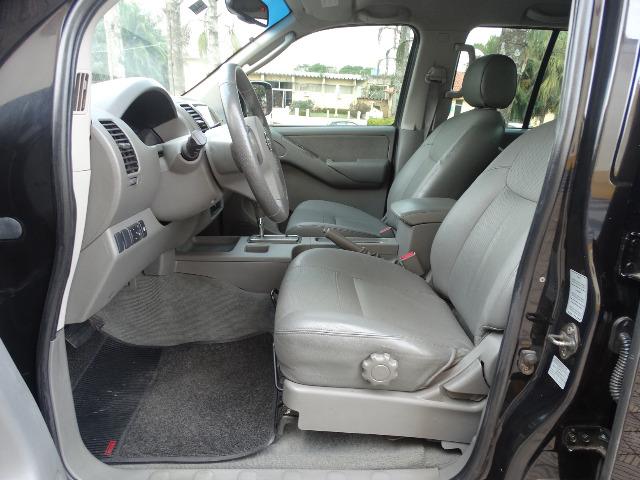 Nissan Frontier SEL_2.5TDI(171CV)_AUT._4X4_ExtrANovA_LacradAOriginaL_REvisaDA_Placa A_ - Foto 11