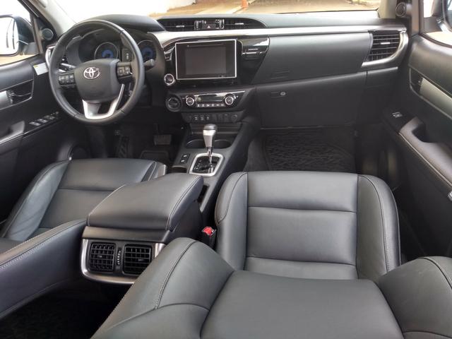 HILUX CD SRX 4x4 2.8 TDI DIESEL AT 17-18 - Foto 3