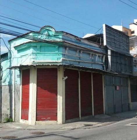 Lojão Frente Rua com 480 m2 em Quintino