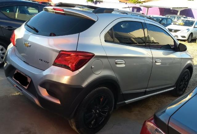 Onix Hatch Activ 1.4 8V Flex - Foto 4