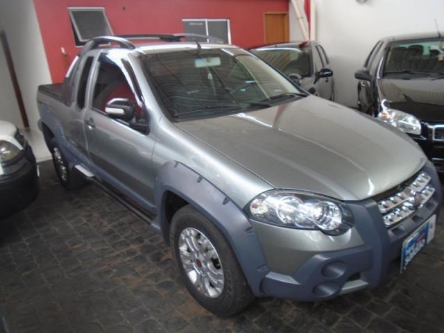 Fiat Strada Adventure Locker 1.8 Cinza