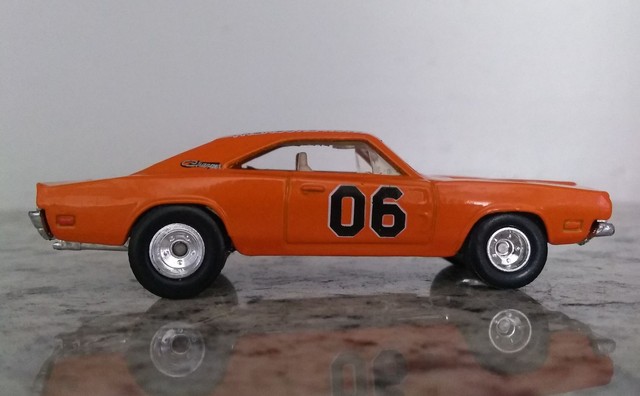HOT WHEELS 69 Dodge CHARCHER T-HUNT 