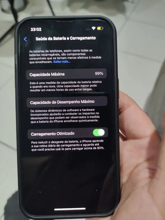 Telefone Na Bateria De Carregamento Do Sistema De Multim?dios Do