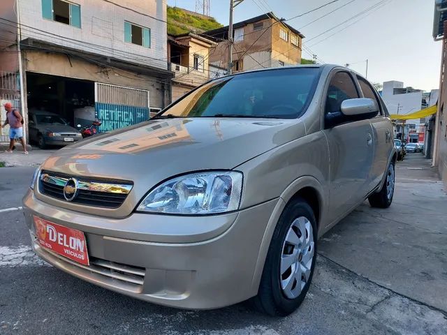 CHEVROLET - CORSA - 2010/2011 - Prata - R$ 31.000,00 - VCAR Veículos