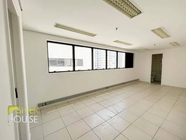 Sala para alugar no metrô São Judas
