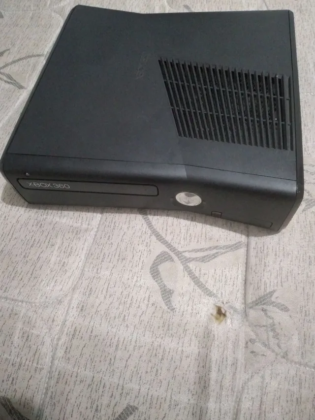 Vendo Xbox 360 Desbloqueado com 1 Controle e 19 Jogos, Console de  Videogame Microsoft Usado 93589951