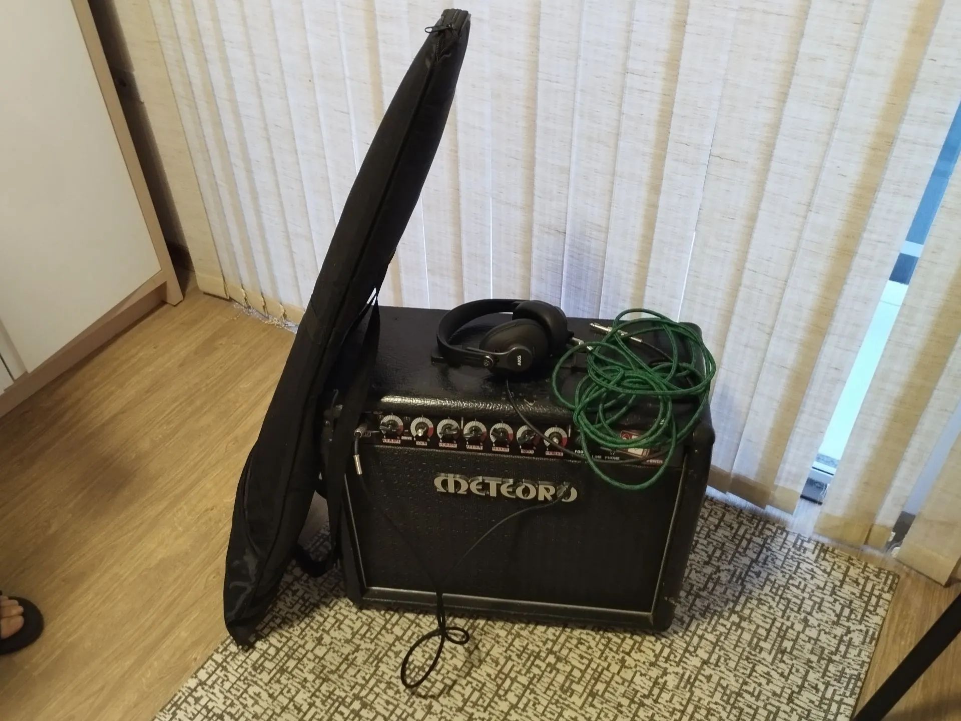 KIT GUITARRA CAIXA E FONE  - Foto 2