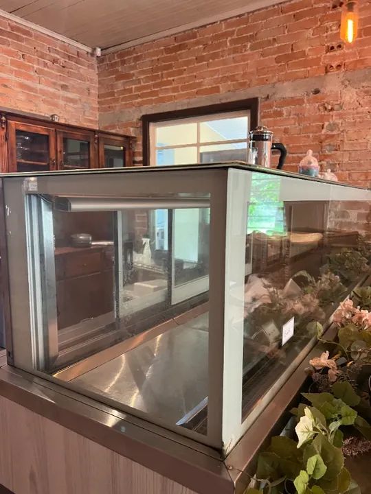 Expositor Vitrine Refrigerada Balcão para confeitaria - Foto 2