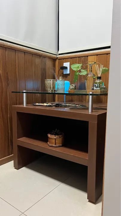 Mesa de madeira com tampo de vidro - Foto 3