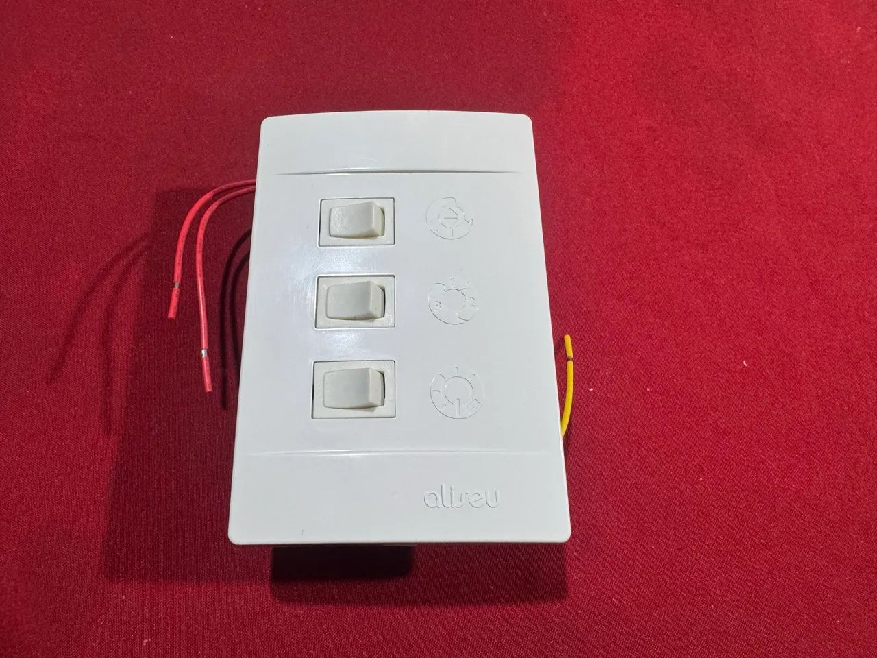 Espelho de tomada 3 botoes para ventilador de teto - Foto 4