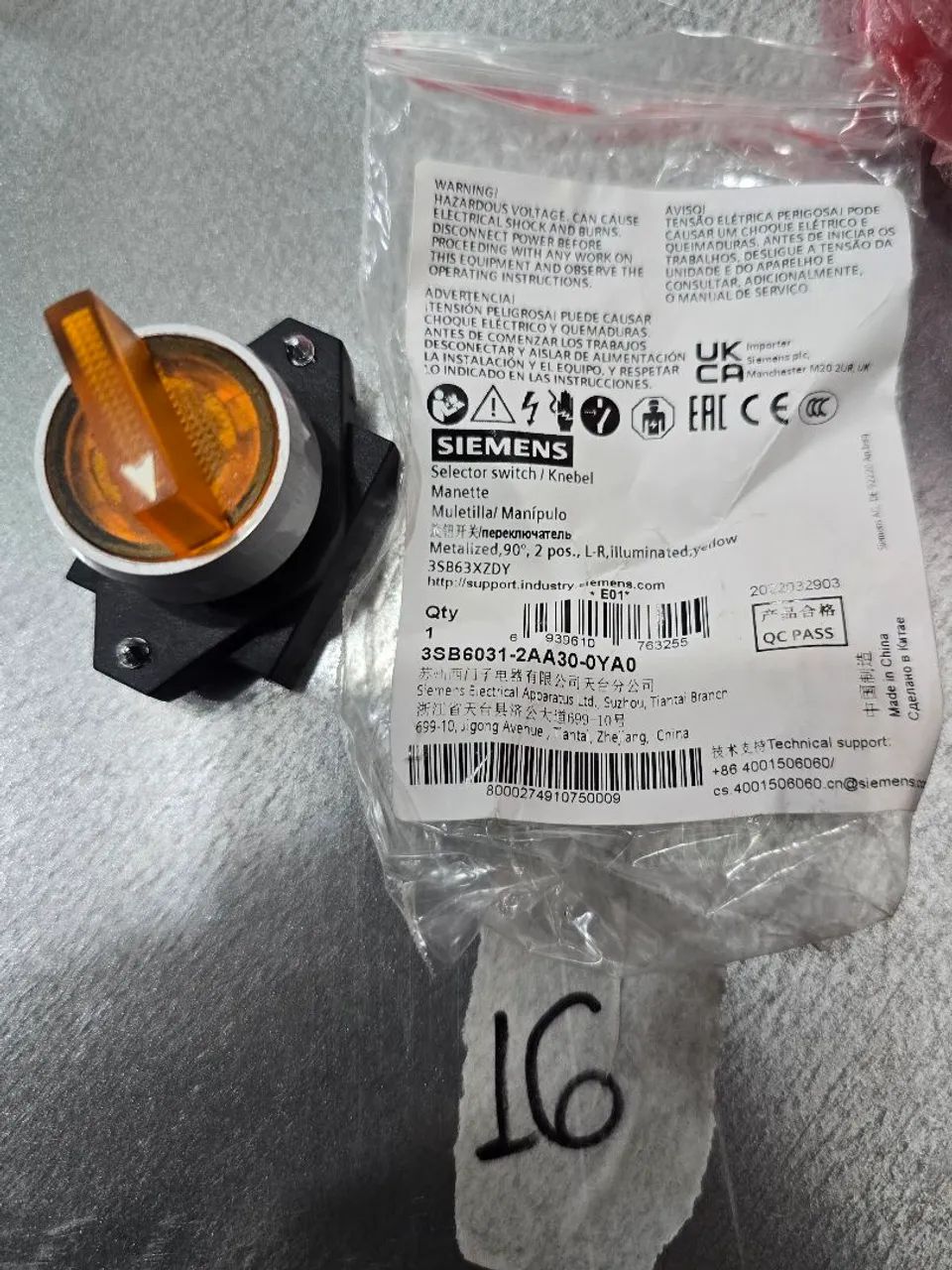 Chave seletora 2 posições Siemens Amarela64739443126402120