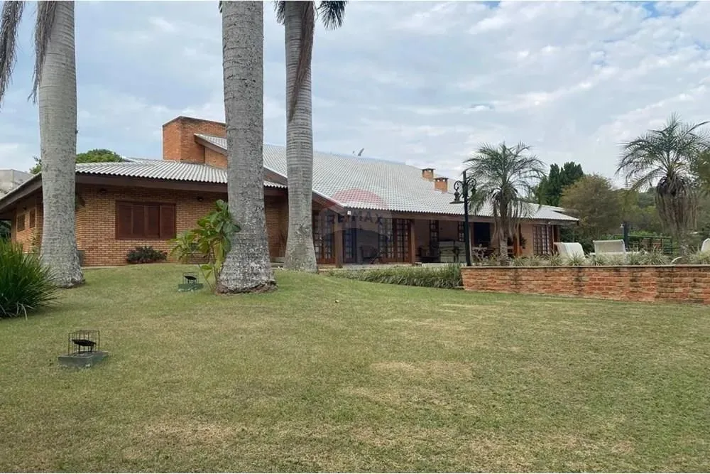 Casa para locação no City Castelo com 3 suítes e piscina