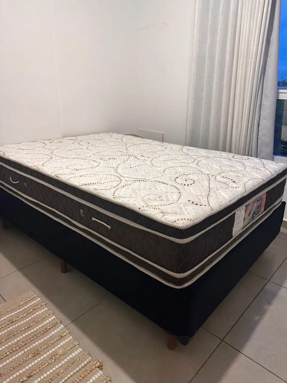 cama Box casal semi nova 3 meses  de uso R$ 1000,00